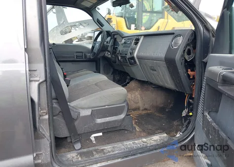 2014 Ford F-250 Xlt z USA, uszkodzony, nr VIN 1FT7W2B60EEA34072